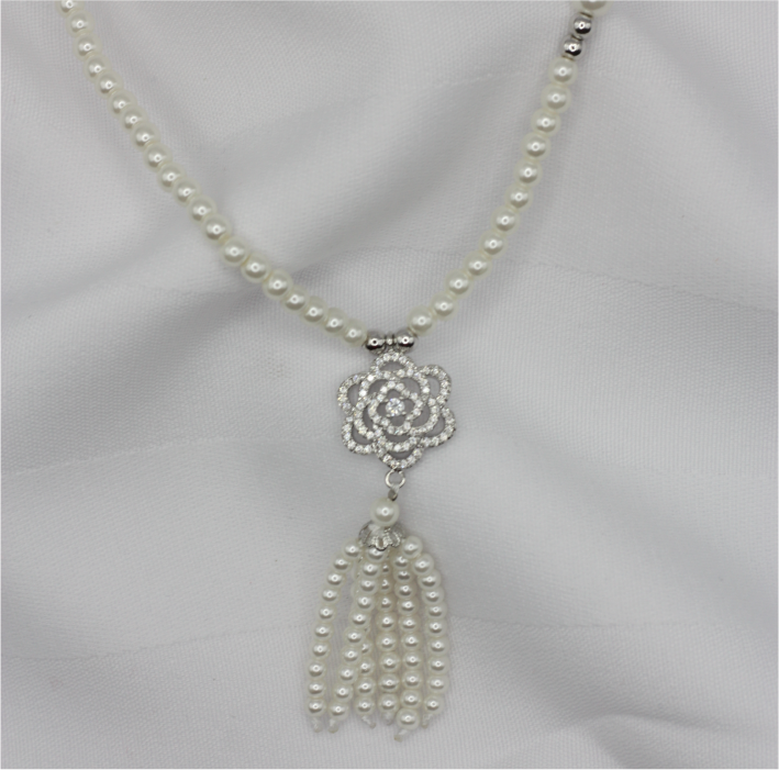 Collar de Perlas con Flor